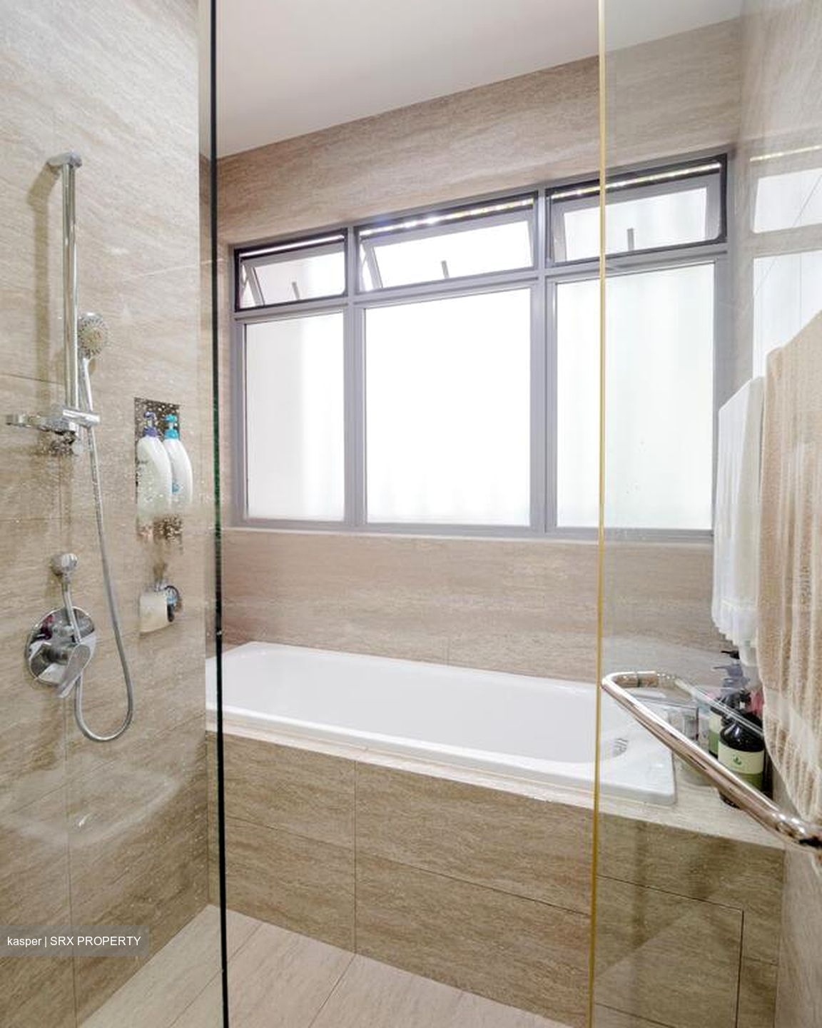 Fernvale Road (D28), Terrace #470492721